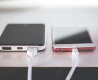 Gün Boyu Yanınızda: 2025’te Pil Performansıyla Öne Çıkan Akıllı Telefonlar